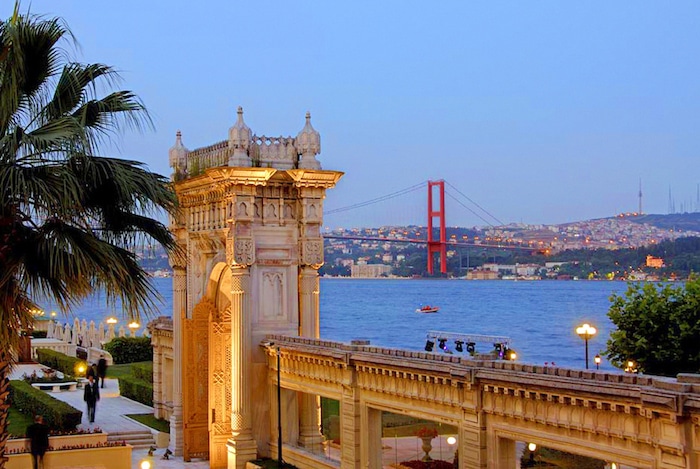 Vue depuis le Çirağan Kempinski entre Beşiktaş et Ortaköy.