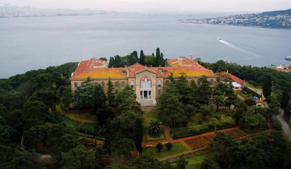 places to visit in princess island istanbul